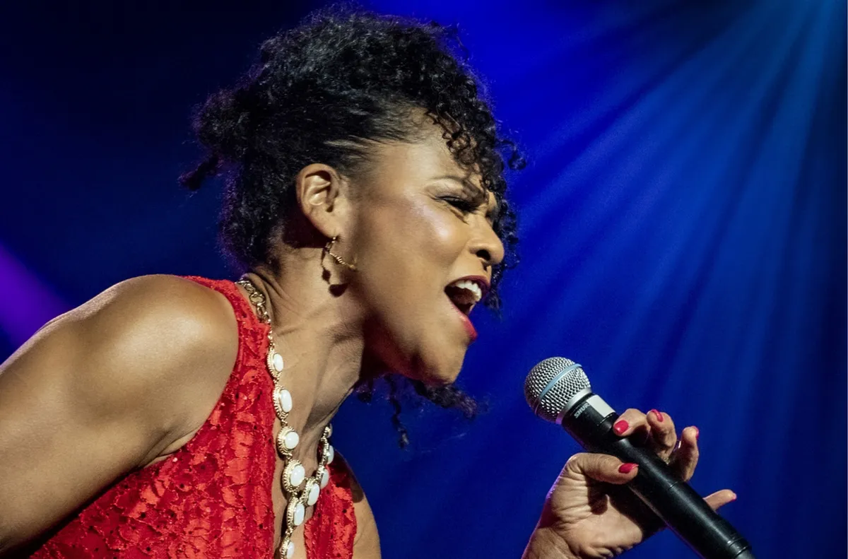 בלוז לתוך הלילה - בסי סמית', מא רייני ואטה ג'יימס